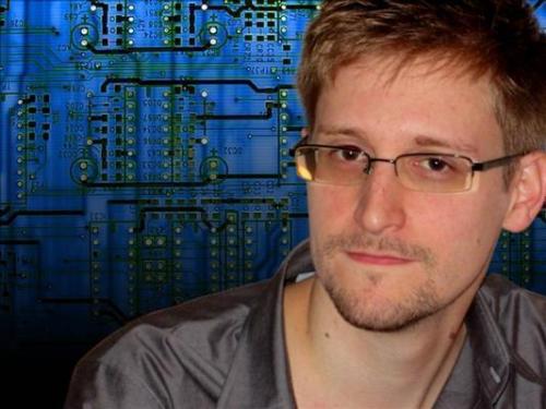 TELEPHONE ROUGE. Edward Snowden : Barack Obama sollicite Vladimir Poutine pour expulsion Edward-snowden-5